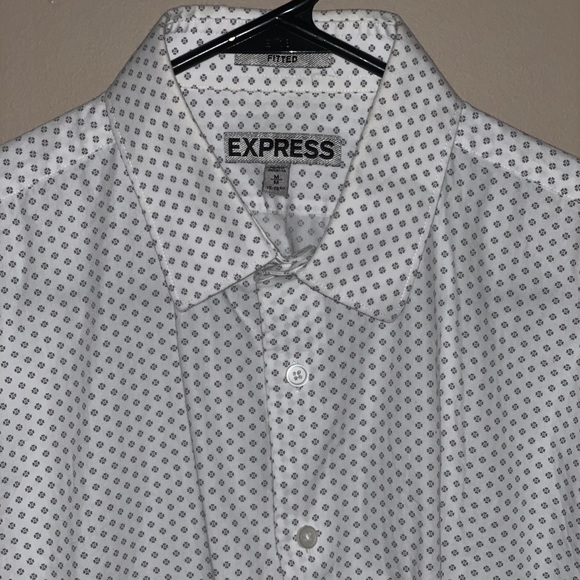 Stylish button down shirt with cool designs. - Picture 3 of 3